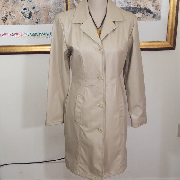 Jennyfer J. Jackets & Blazers - Jennyfer J. Winter tan Coat. Size M